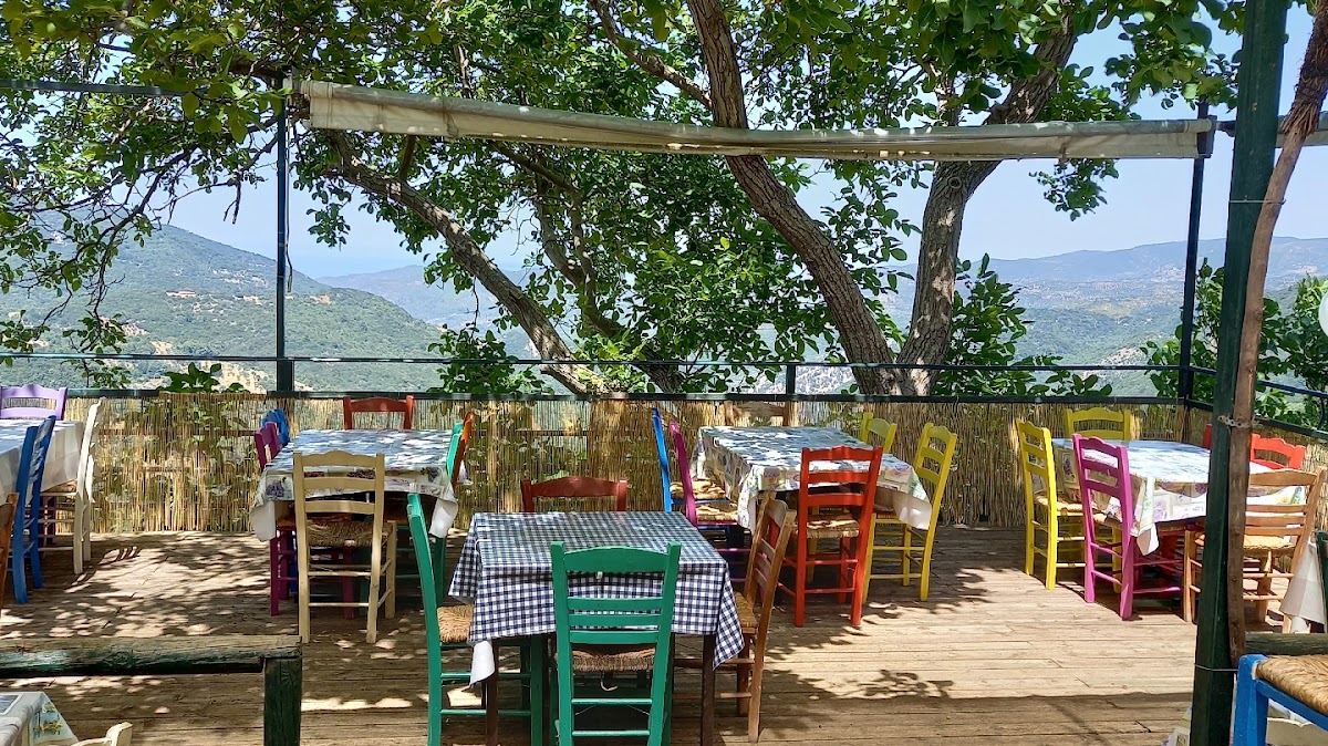 Pythari Restaurant - Εστιατόριο 'το Πυθάρι'